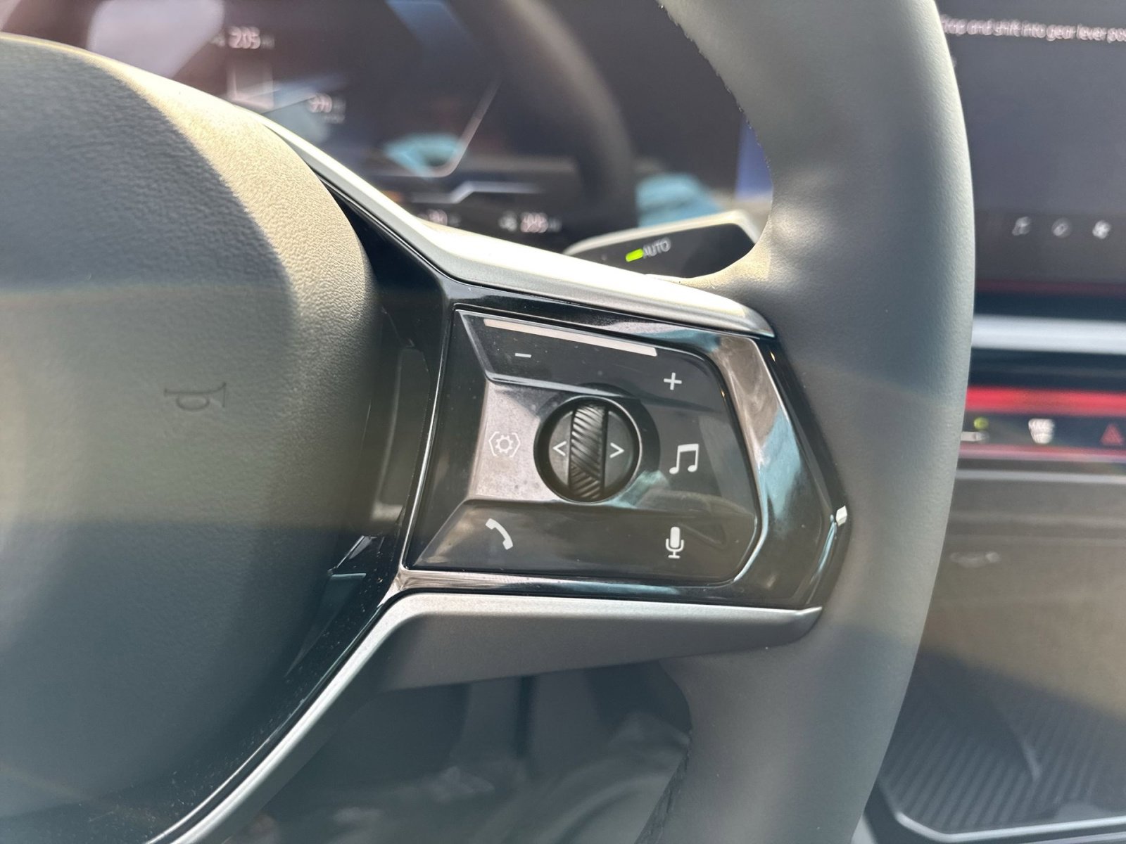 New 2026 BMW i5 eDrive40 image 17