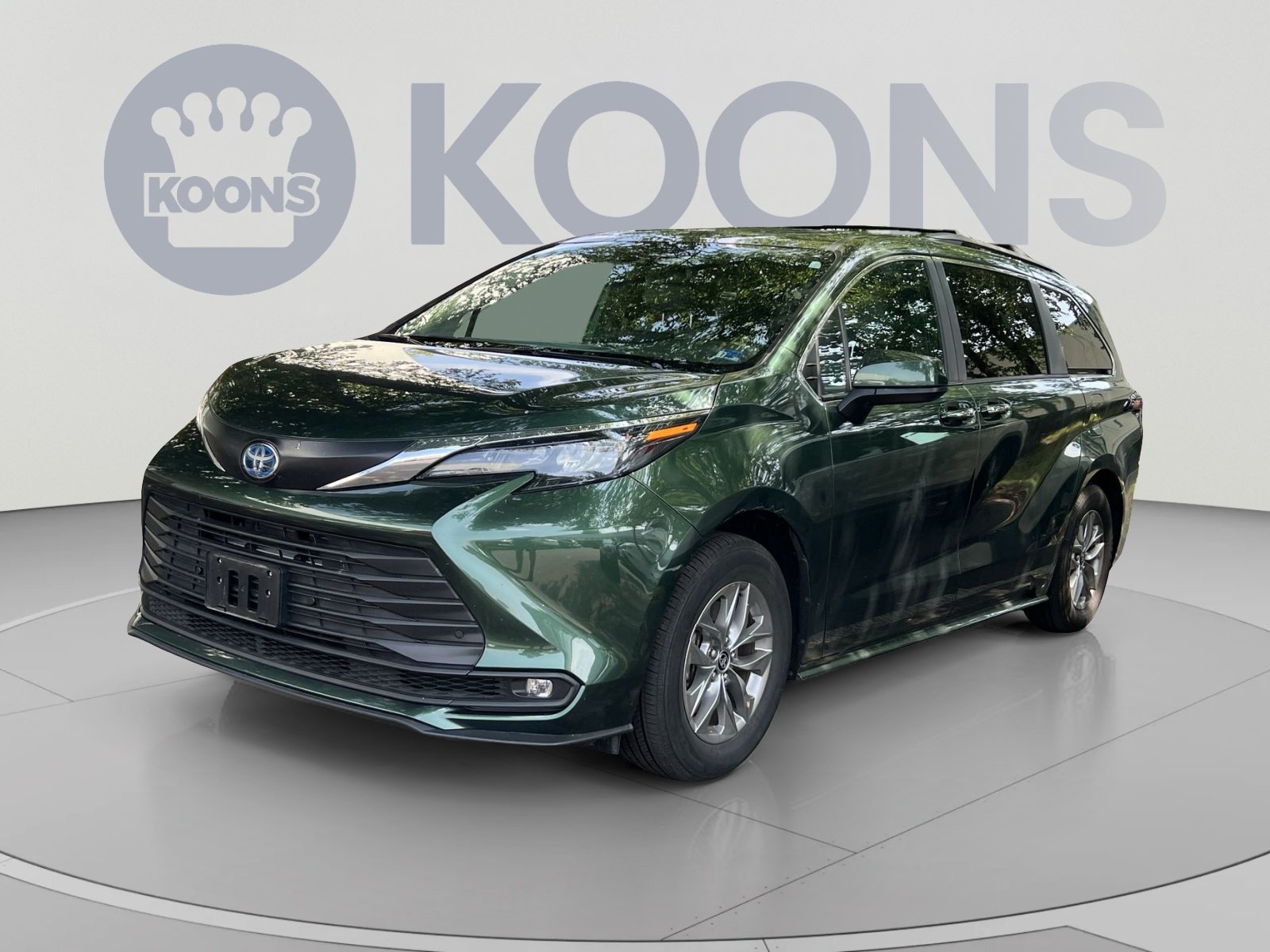Used 2025 Toyota Sienna XLE