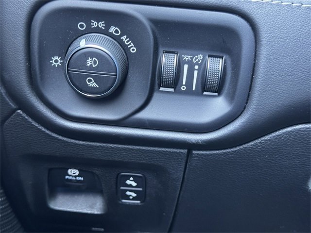 Used 2023 RAM 1500 Limited w/ Body Color Bumper Group image 26