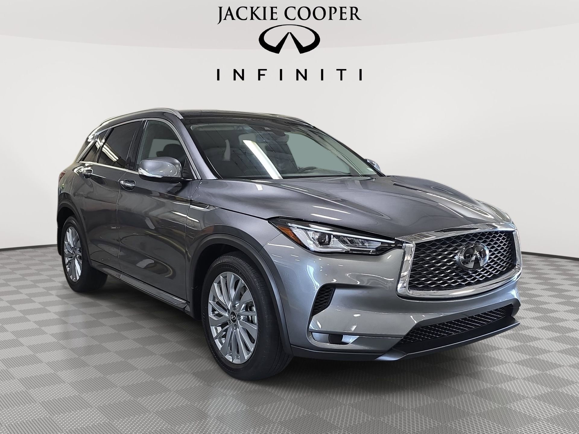 Certified 2025 INFINITI QX50 Luxe w/ Cargo Package image 3