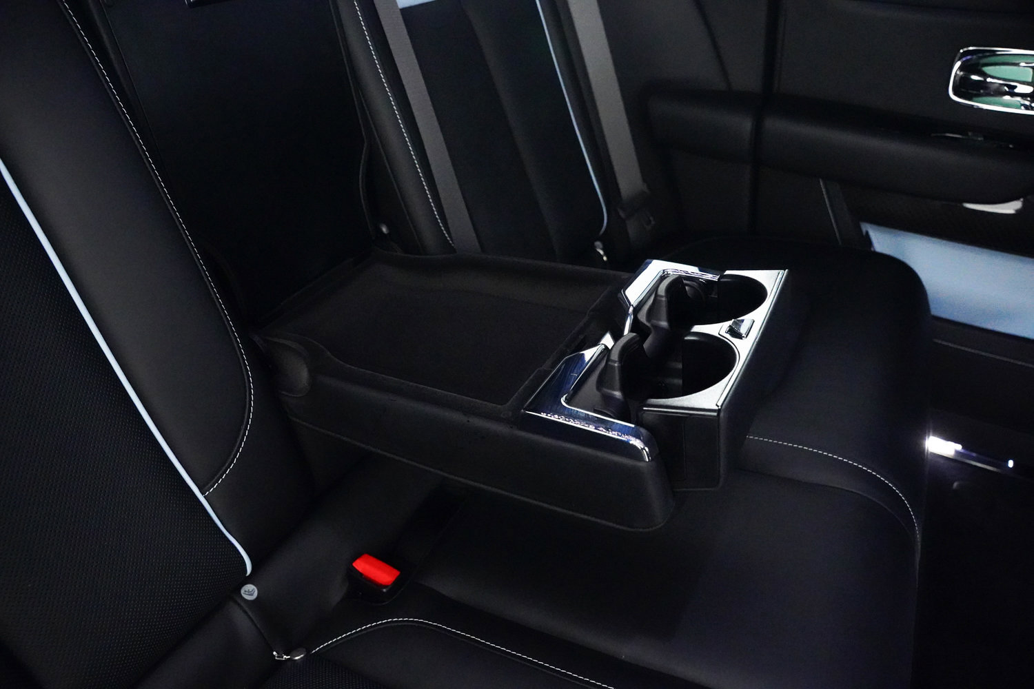 Used 2024 Rolls-Royce Cullinan Black Badge image 56