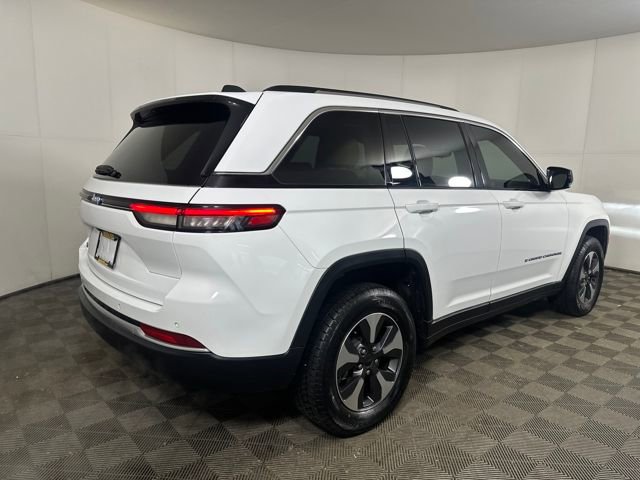 Used 2023 Jeep Grand Cherokee 4WD 4xe image 3