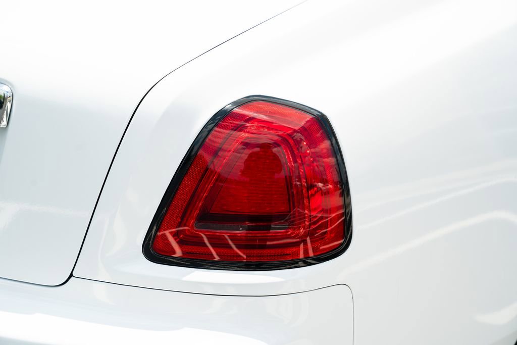 Used 2010 Rolls-Royce Ghost RWD image 15