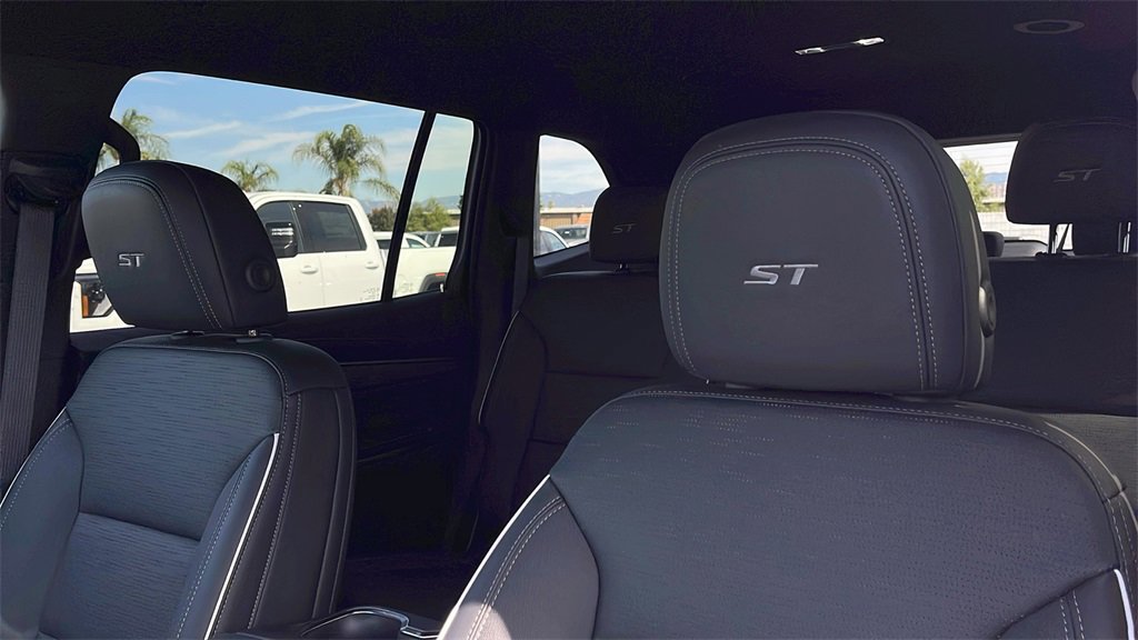 Used 2025 Buick Enclave Sport Touring w/ Power Package image 12