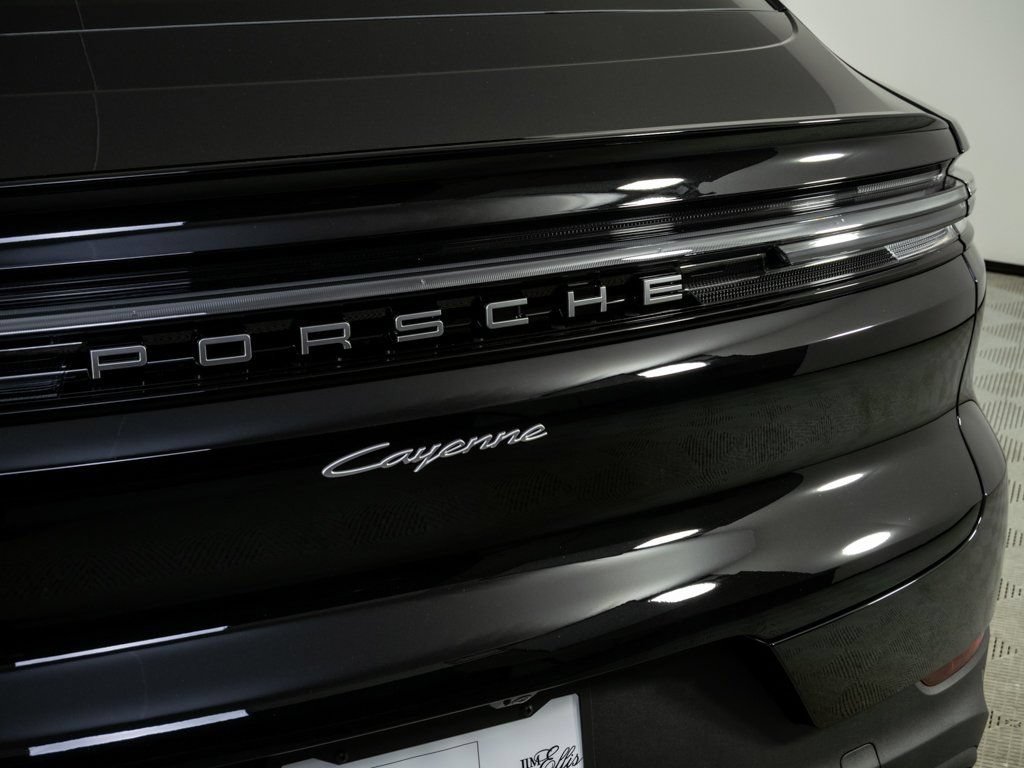 Certified 2026 Porsche Cayenne Coupe AWD/4WD image 38