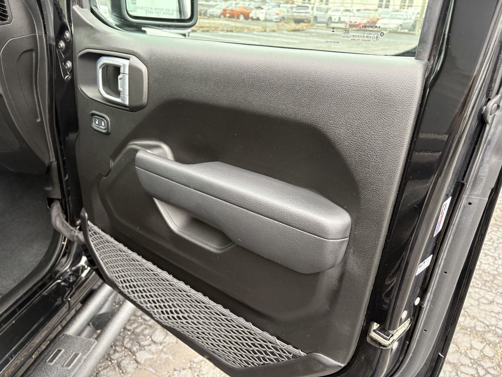 Used 2023 Jeep Wrangler Sport S image 11