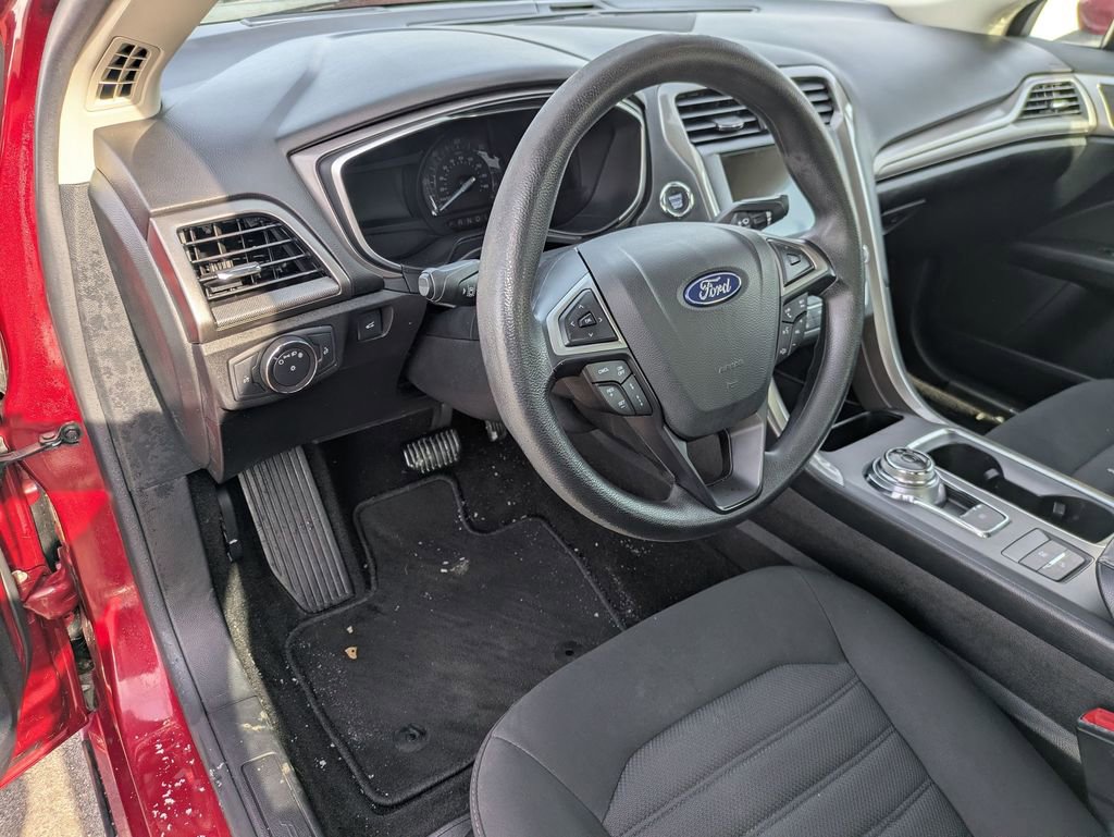 Used 2019 Ford Fusion SE image 14