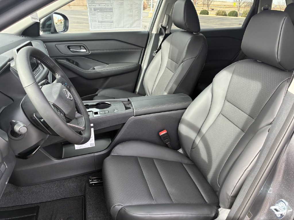 New 2026 Nissan Rogue Platinum w/ Platinum Premium Package AWD/4WD image 12