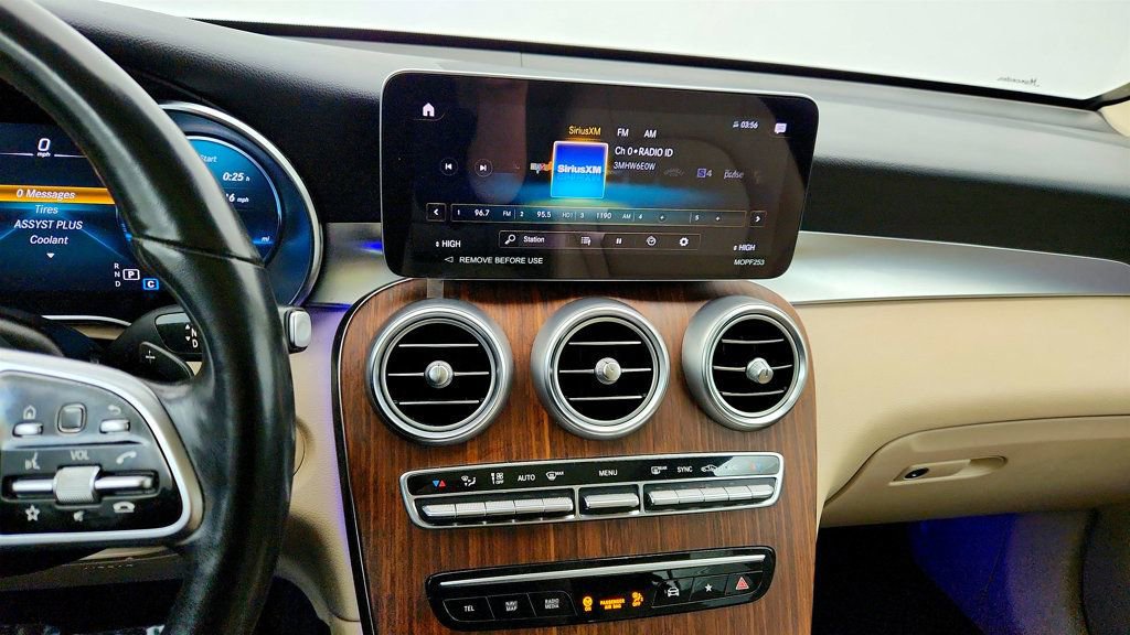 Used 2022 Mercedes-Benz GLC 300 4MATIC w/ Premium Package Lite image 17