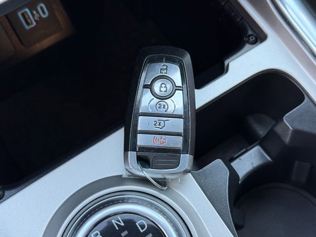 Used 2022 Ford Explorer XLT w/ Equipment Group 202A image 13