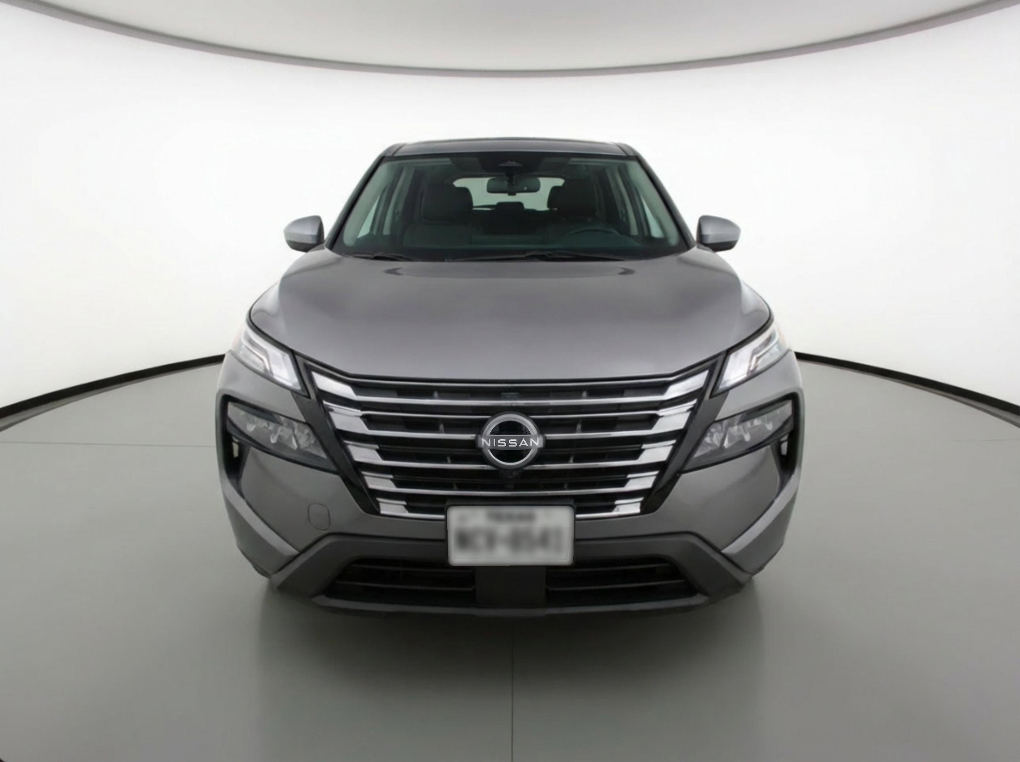 Used 2025 Nissan Rogue SV image 2