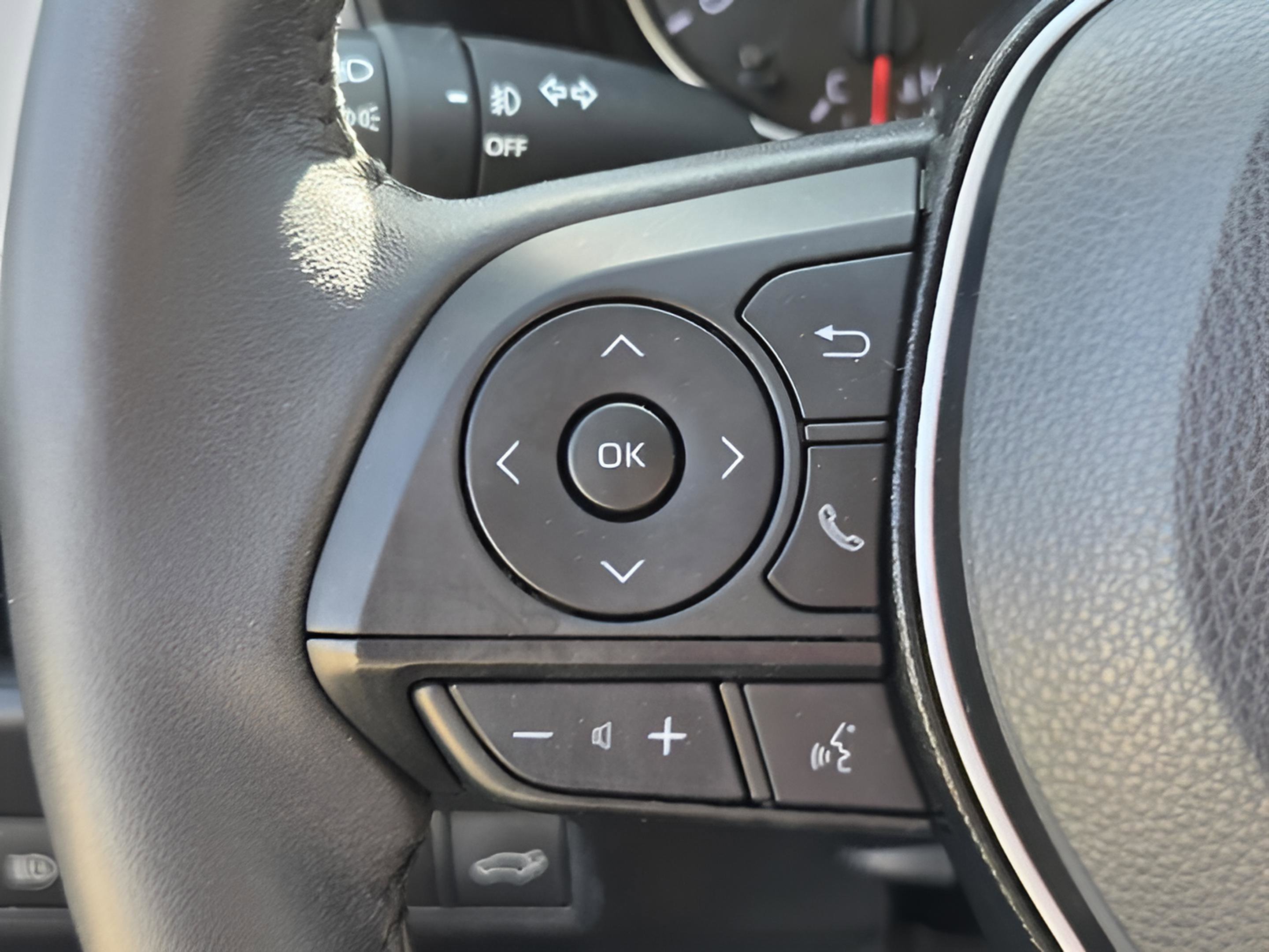 Certified 2021 Toyota RAV4 XLE Premium FWD image 24