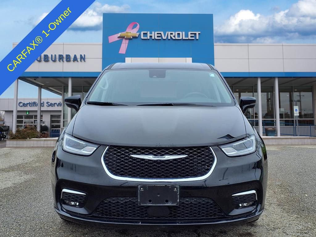 Used 2024 Chrysler Pacifica Touring-L FWD video 2