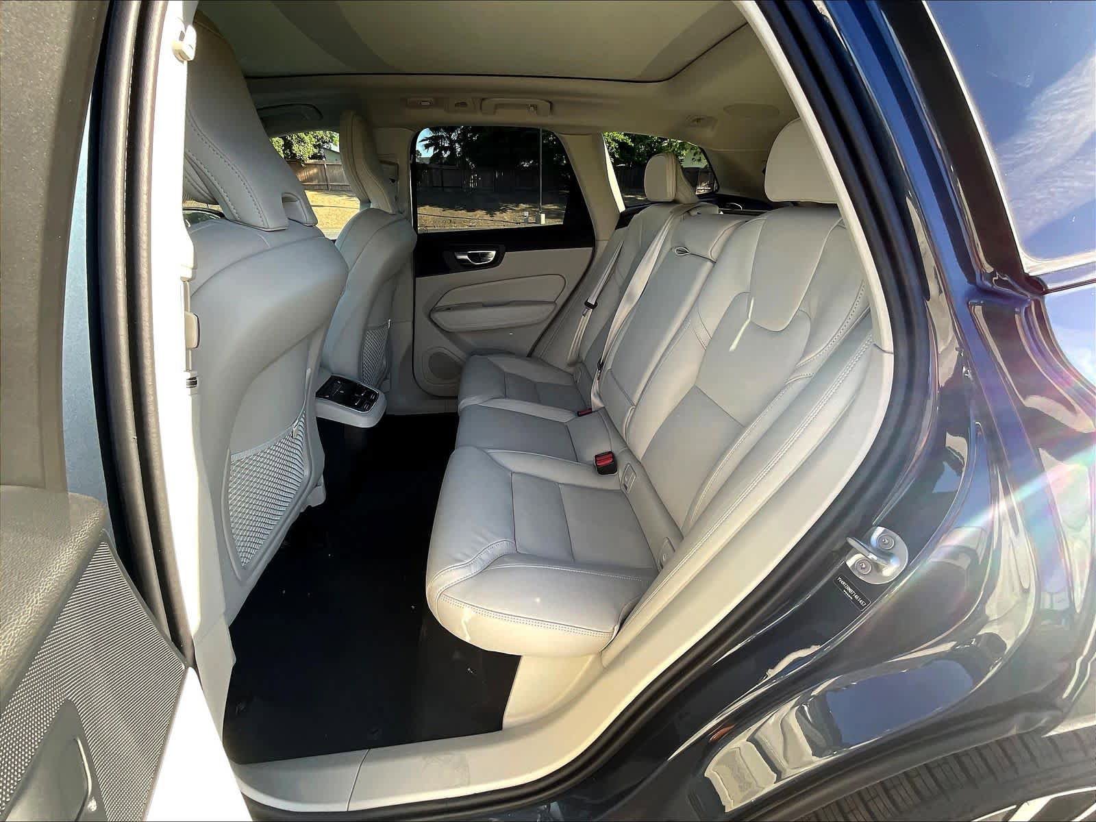 New 2026 Volvo XC60 B5 Ultra w/ Climate Package AWD/4WD image 12