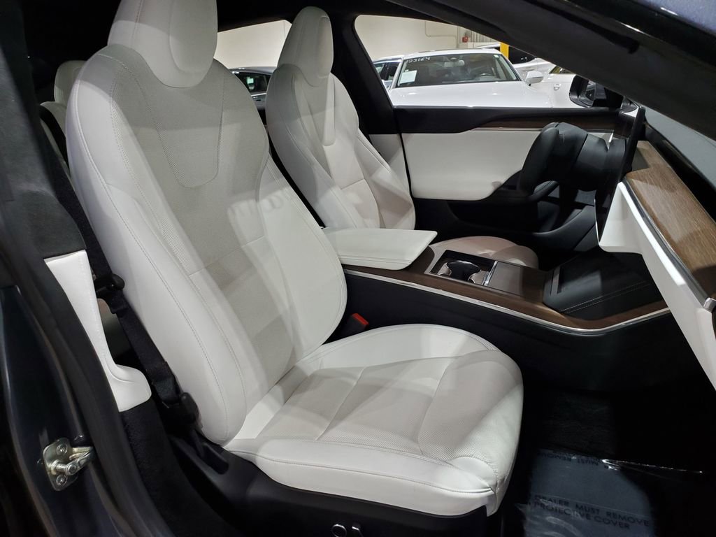 Used 2022 Tesla Model S image 13