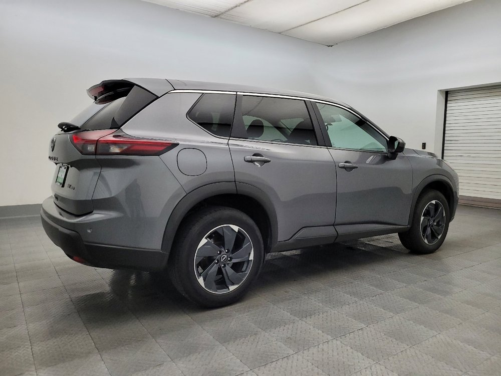 Used 2024 Nissan Rogue SV image 10