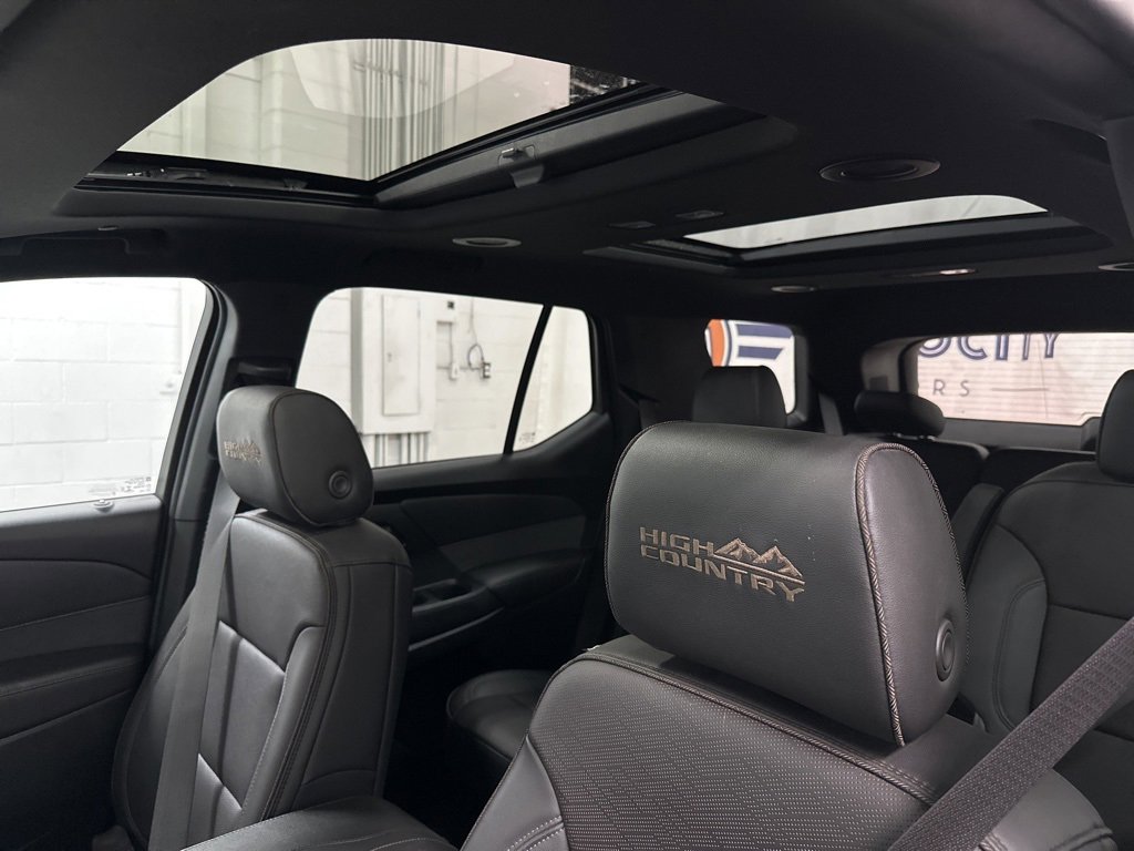 Used 2022 Chevrolet Traverse High Country image 39