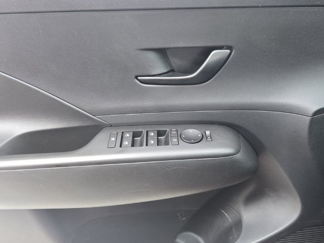Used 2024 Hyundai Kona SEL FWD image 27