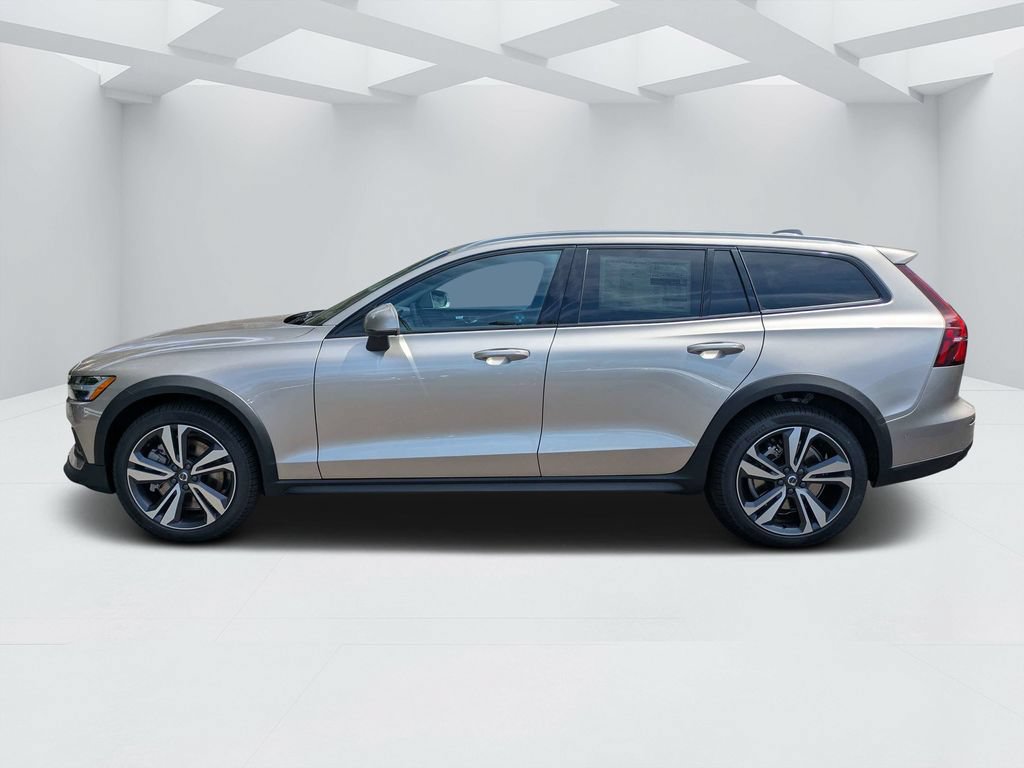 New 2026 Volvo V60 B5 Cross Country Plus w/ Protection Package Premier AWD/4WD image 6