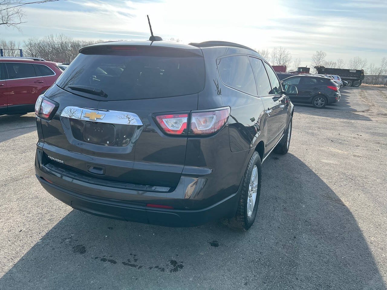 Used 2017 Chevrolet Traverse LS FWD image 5