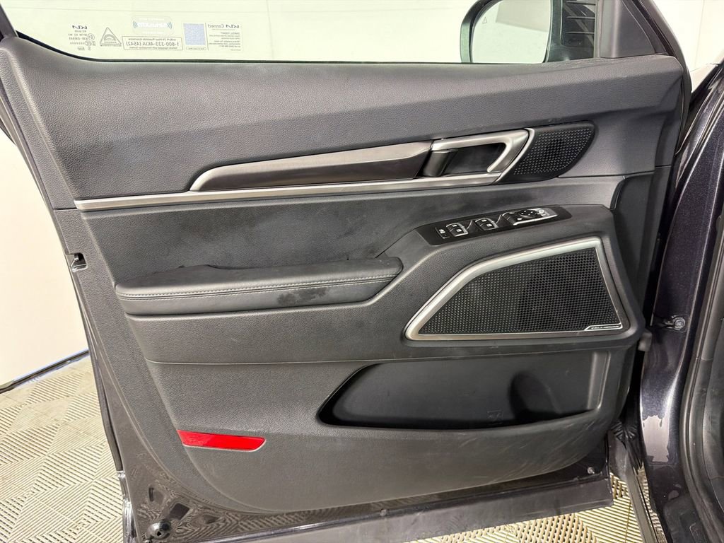 Used 2025 Kia Telluride S FWD image 12