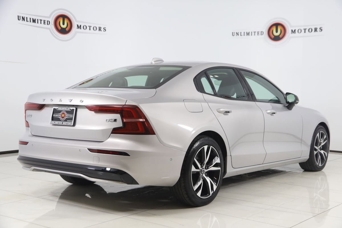 Used 2024 Volvo S60 B5 Plus AWD/4WD image 3