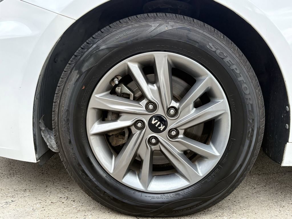 Used 2020 Kia Optima LX FWD image 9