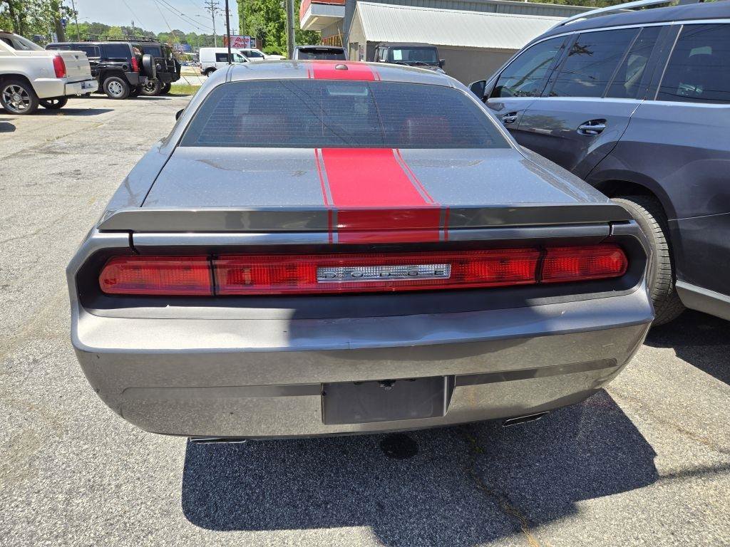 Used 2012 Dodge Challenger SXT RWD image 7
