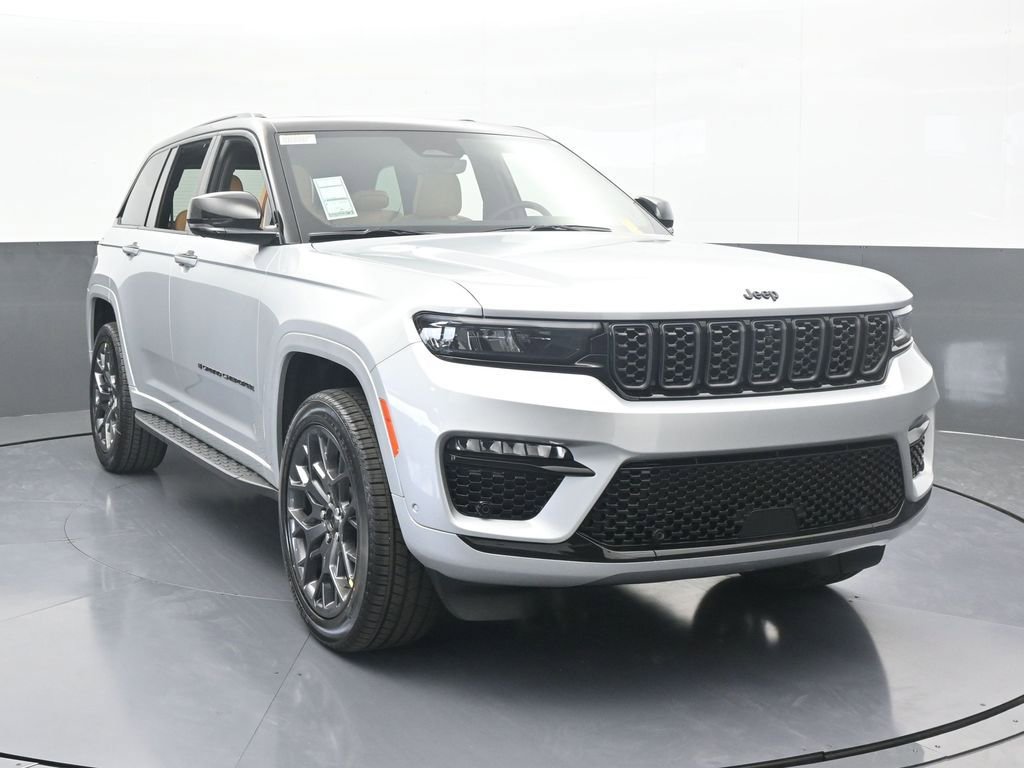 New 2025 Jeep Grand Cherokee Summit image 9