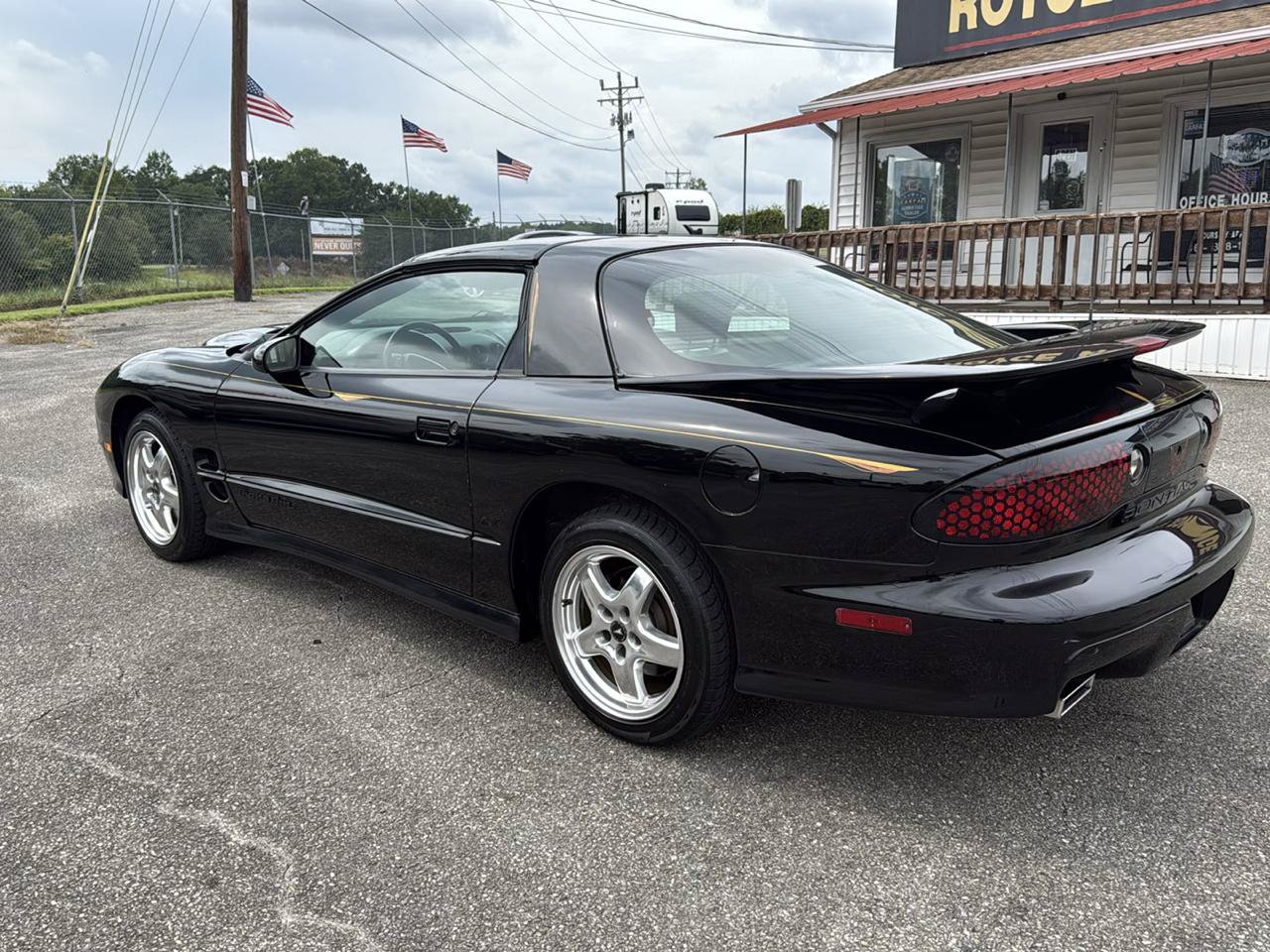 Used 2000 Pontiac Firebird Formula w/ Security Pkg RWD image 3