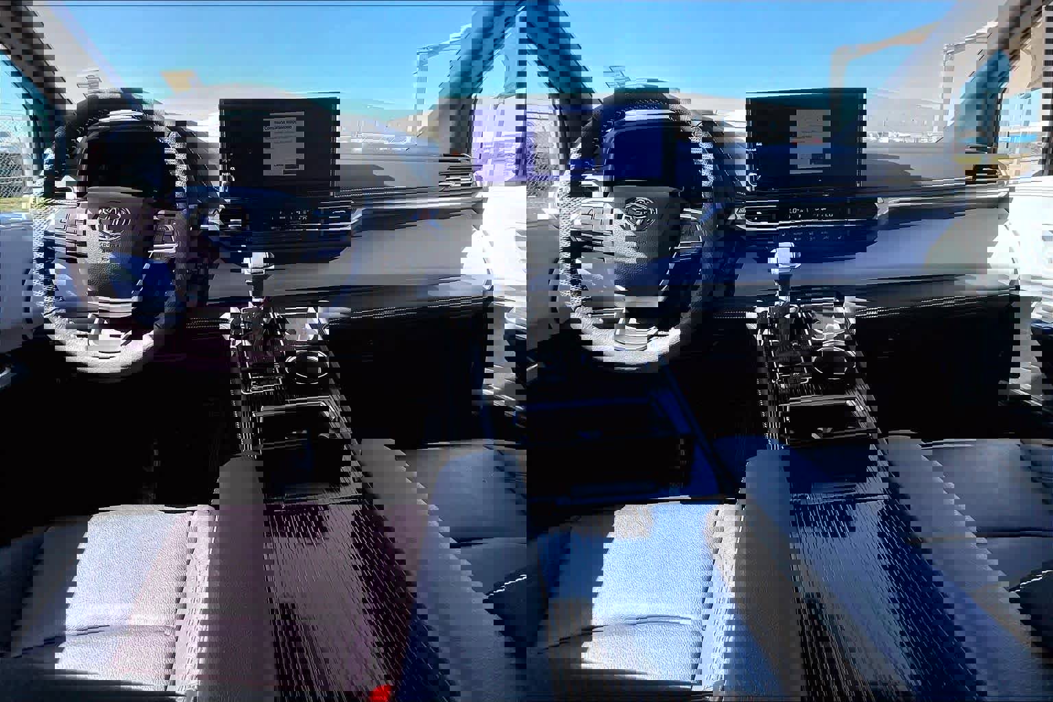 Used 2025 Toyota Sienna XSE image 15