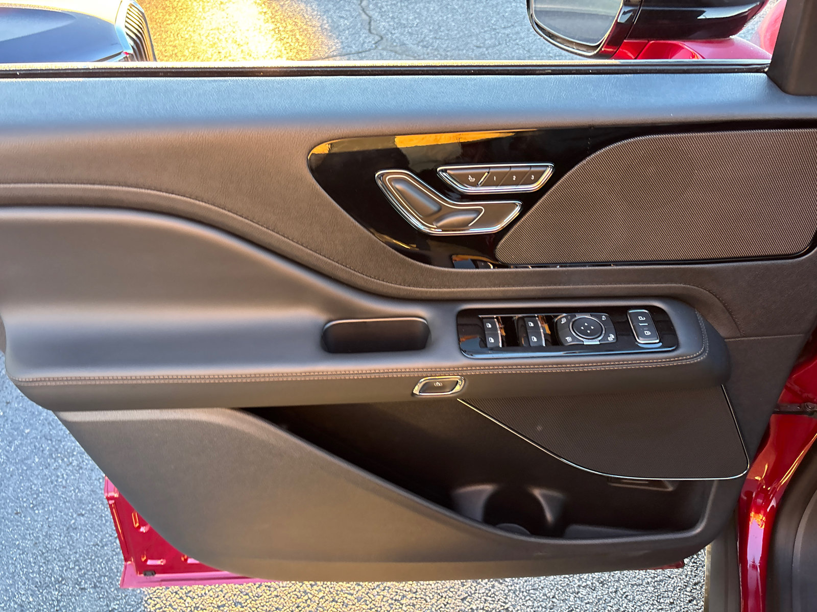 New 2027 Lincoln Aviator AWD image 11