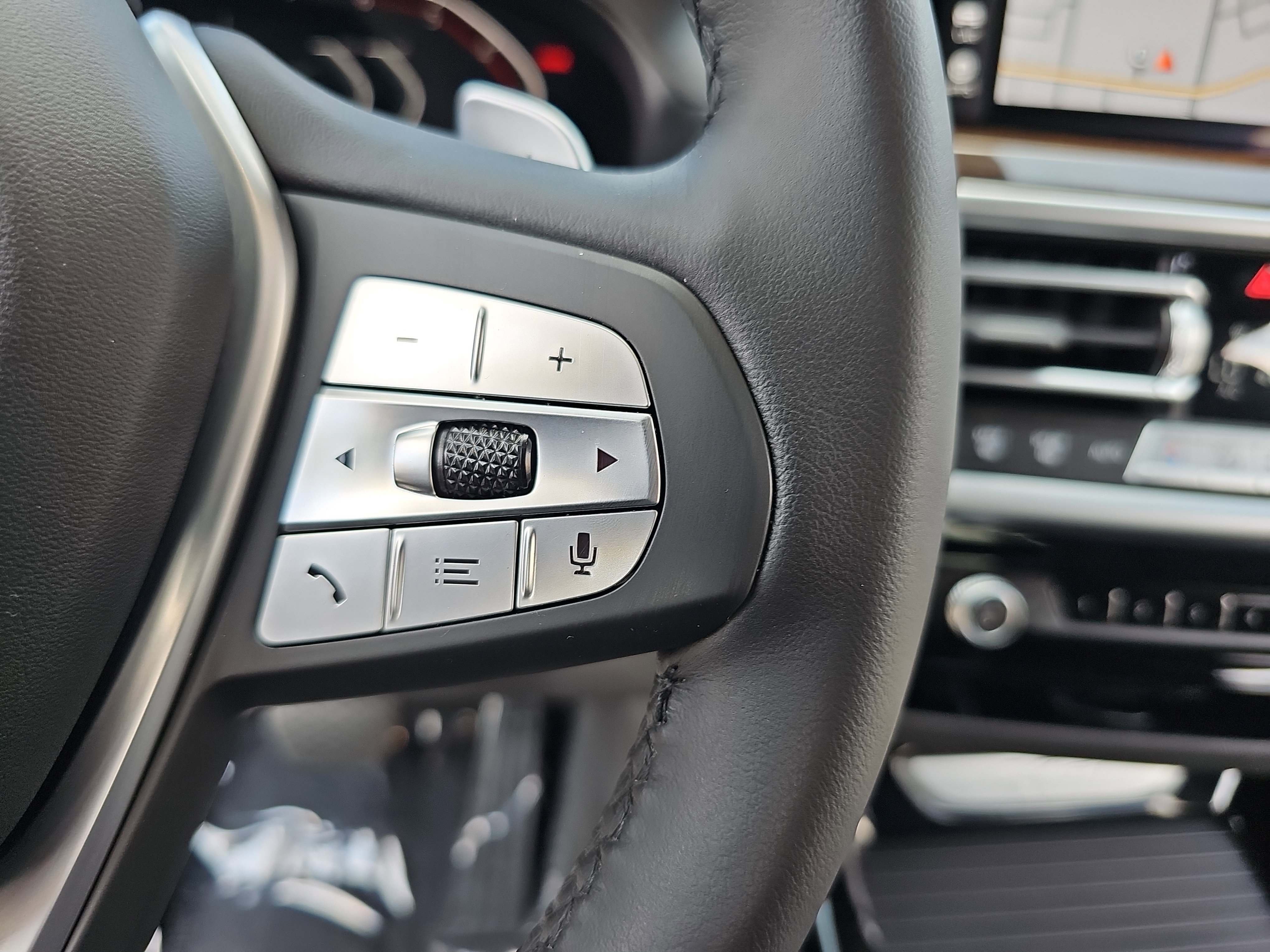 Certified 2024 BMW X3 sDrive30i w/ Convenience Package image 18