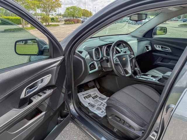 Used 2017 Chevrolet Equinox LT w/ Convenience Package image 11