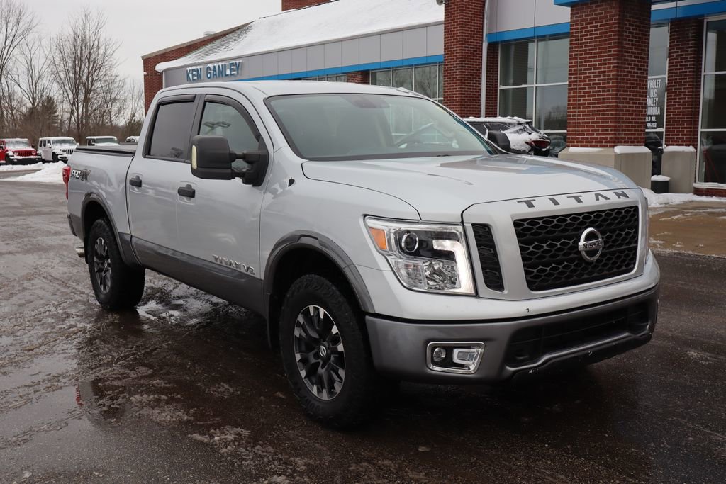 Used 2018 Nissan Titan PRO-4X image 4