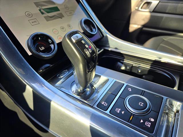 Used 2018 Land Rover Range Rover Sport SE image 15