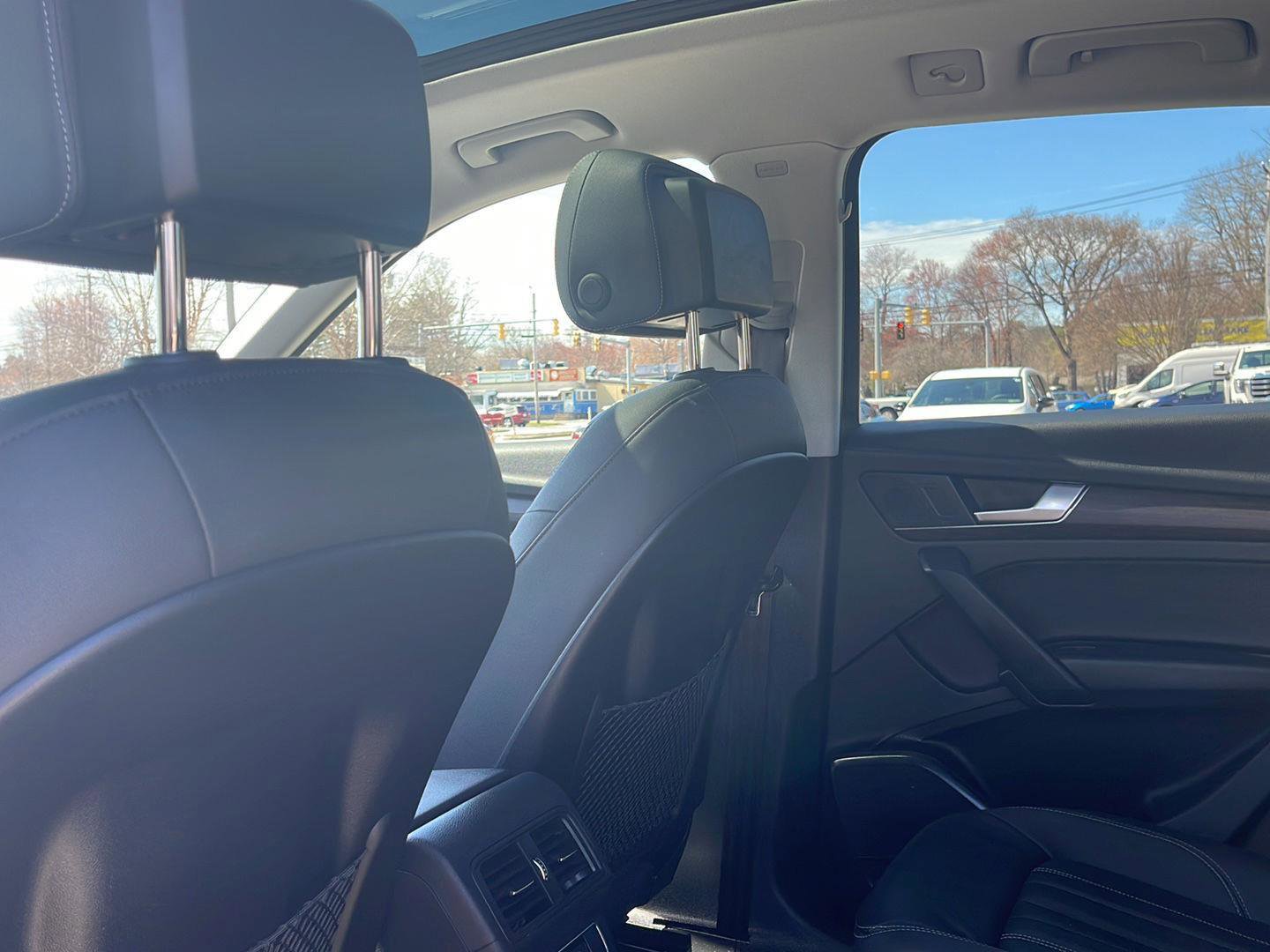 Used 2023 Audi Q5 2.0T Premium w/ Convenience Package image 14