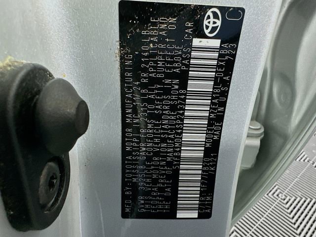 Certified 2025 Toyota Corolla LE image 29