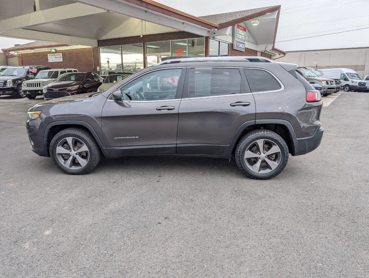 Used 2019 Jeep Cherokee Limited w/ Trailer Tow Group image 4