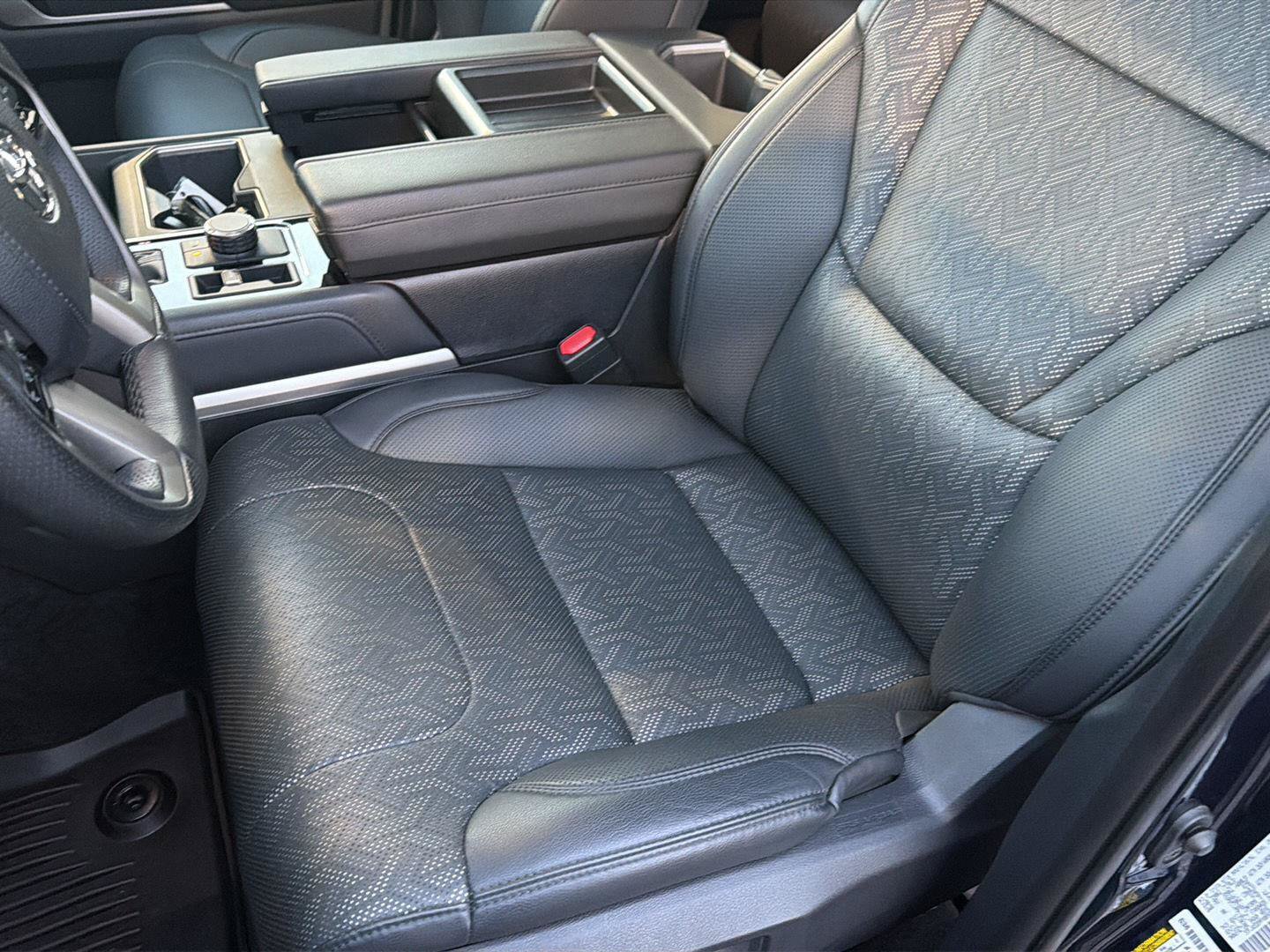 Used 2023 Toyota Tundra Limited AWD/4WD image 31