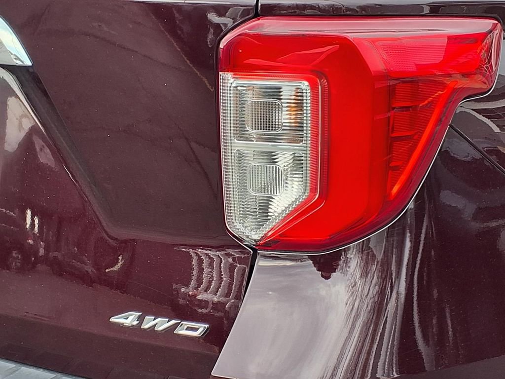 Used 2023 Ford Explorer XLT w/ Equipment Group 202A AWD/4WD image 26