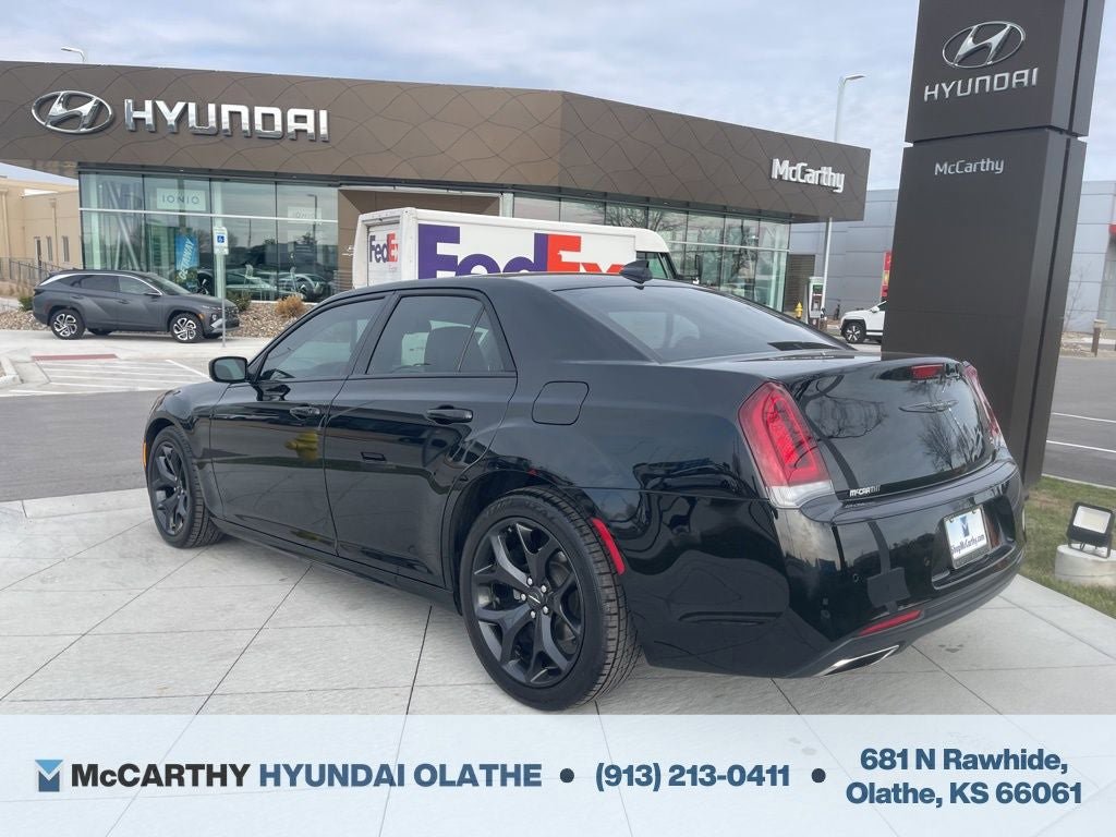 Used 2022 Chrysler 300 Touring L w/ Comfort Group RWD image 15