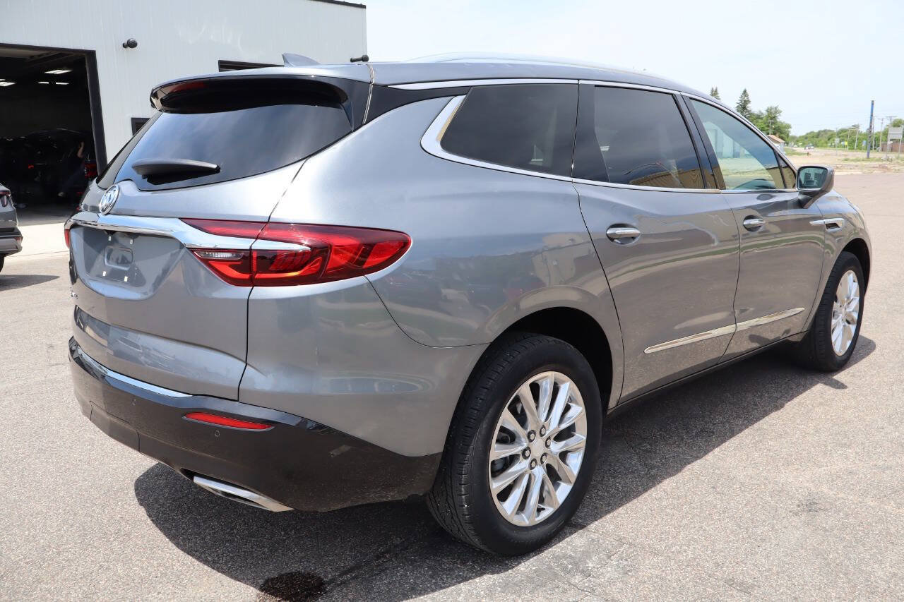 Used 2020 Buick Enclave Premium w/ Sun and Sites Package AWD/4WD image 3
