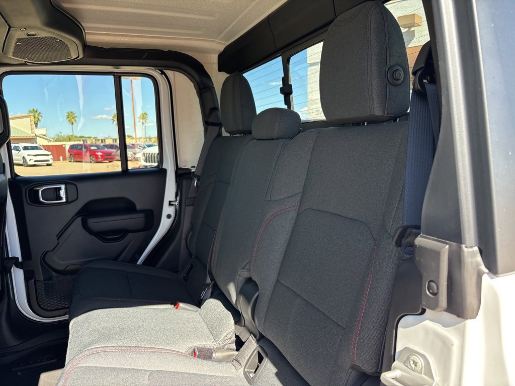 New 2025 Jeep Gladiator Rubicon w/ Convenience Group image 18