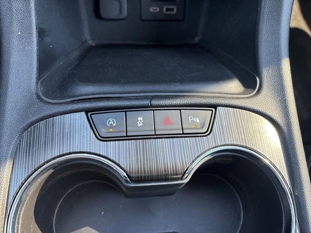 Used 2023 GMC Acadia SLT image 17