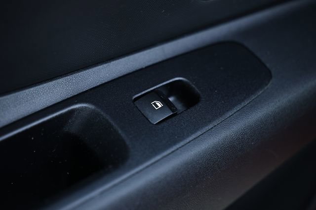 Used 2023 Hyundai Elantra SEL w/ Preferred Accessory Package image 22