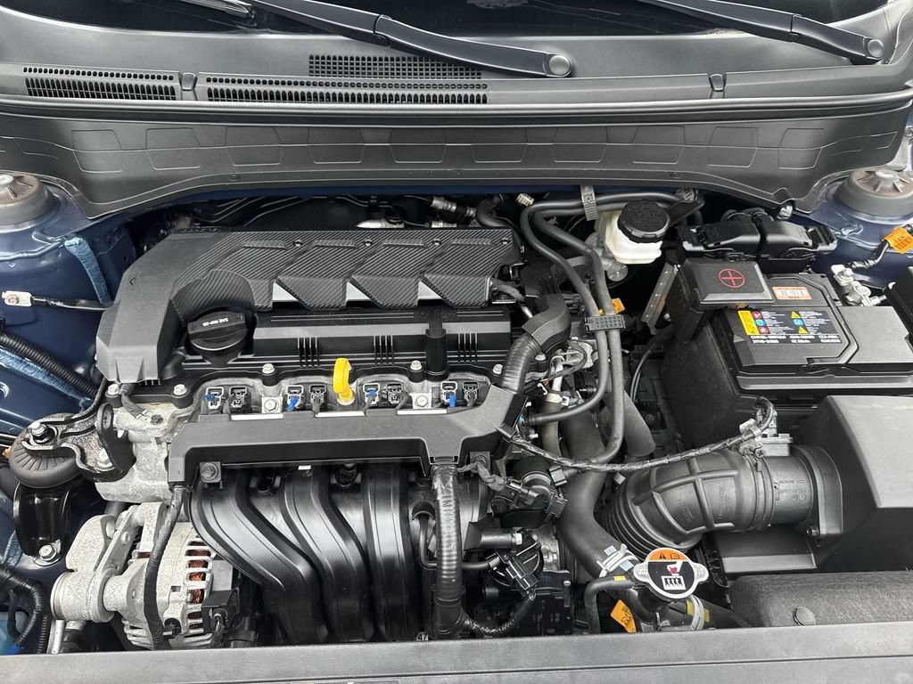 Used 2023 Hyundai Venue Limited FWD image 17