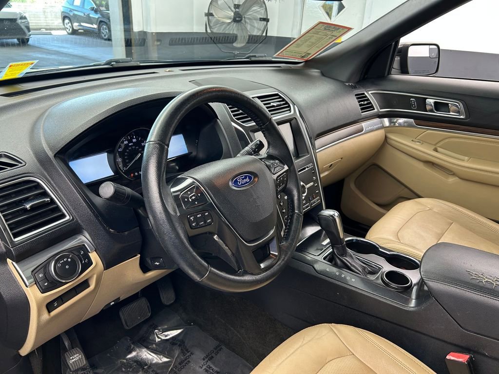 Used 2017 Ford Explorer Limited image 15
