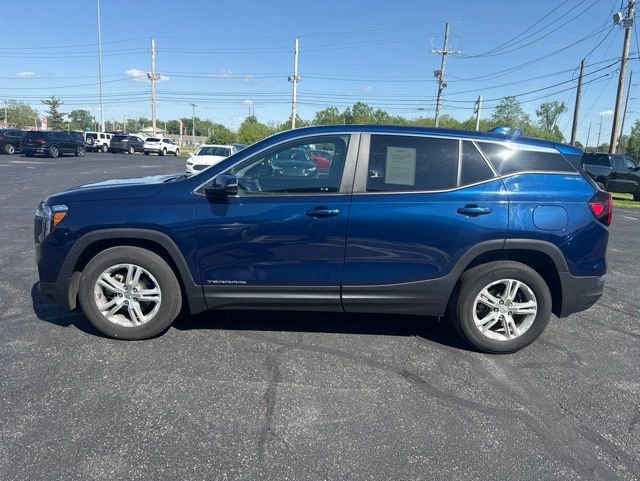 Used 2023 GMC Terrain SLE w/ LPO, Floor Liner Package FWD image 5