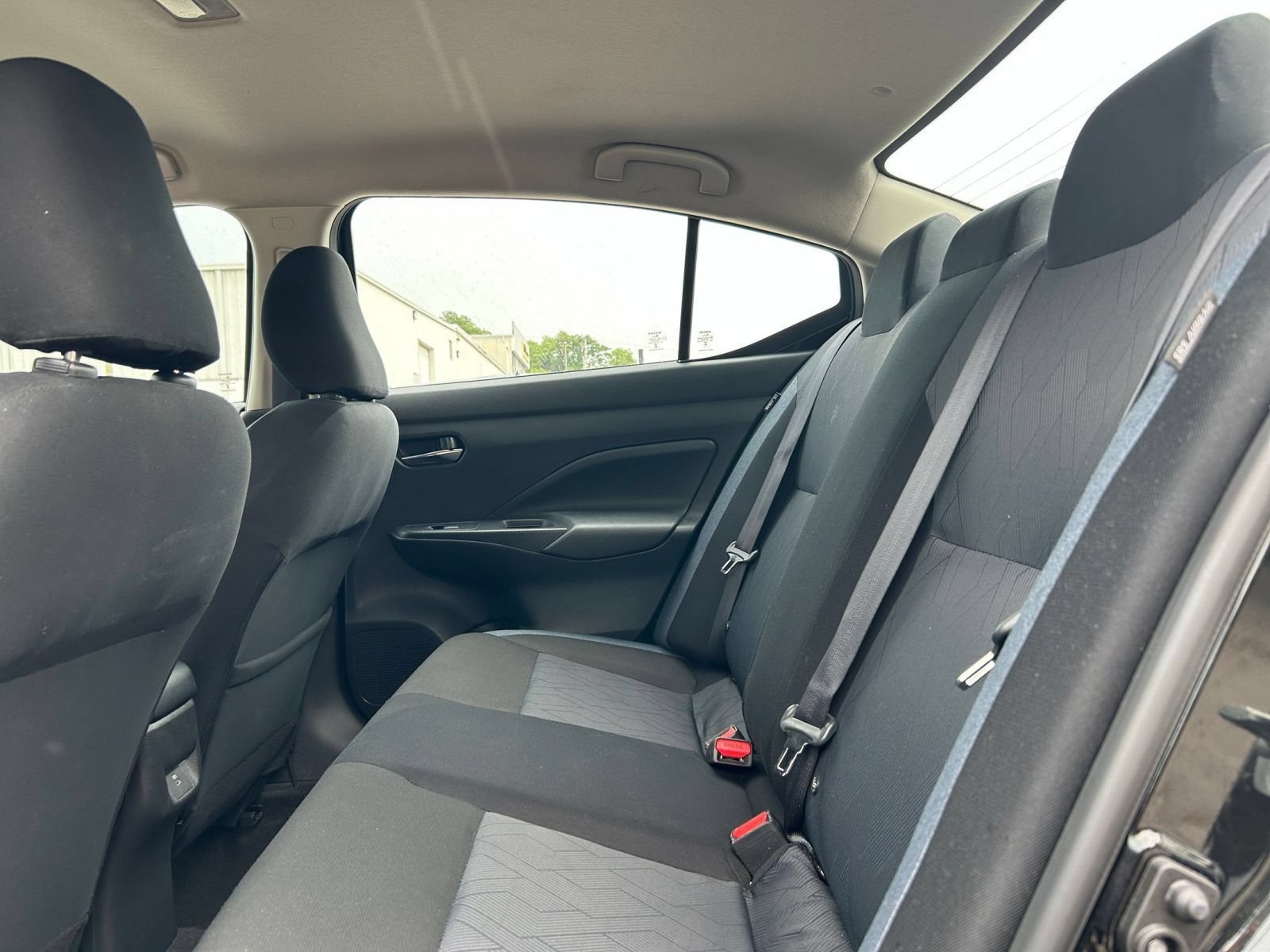 Used 2025 Nissan Versa SV FWD image 17